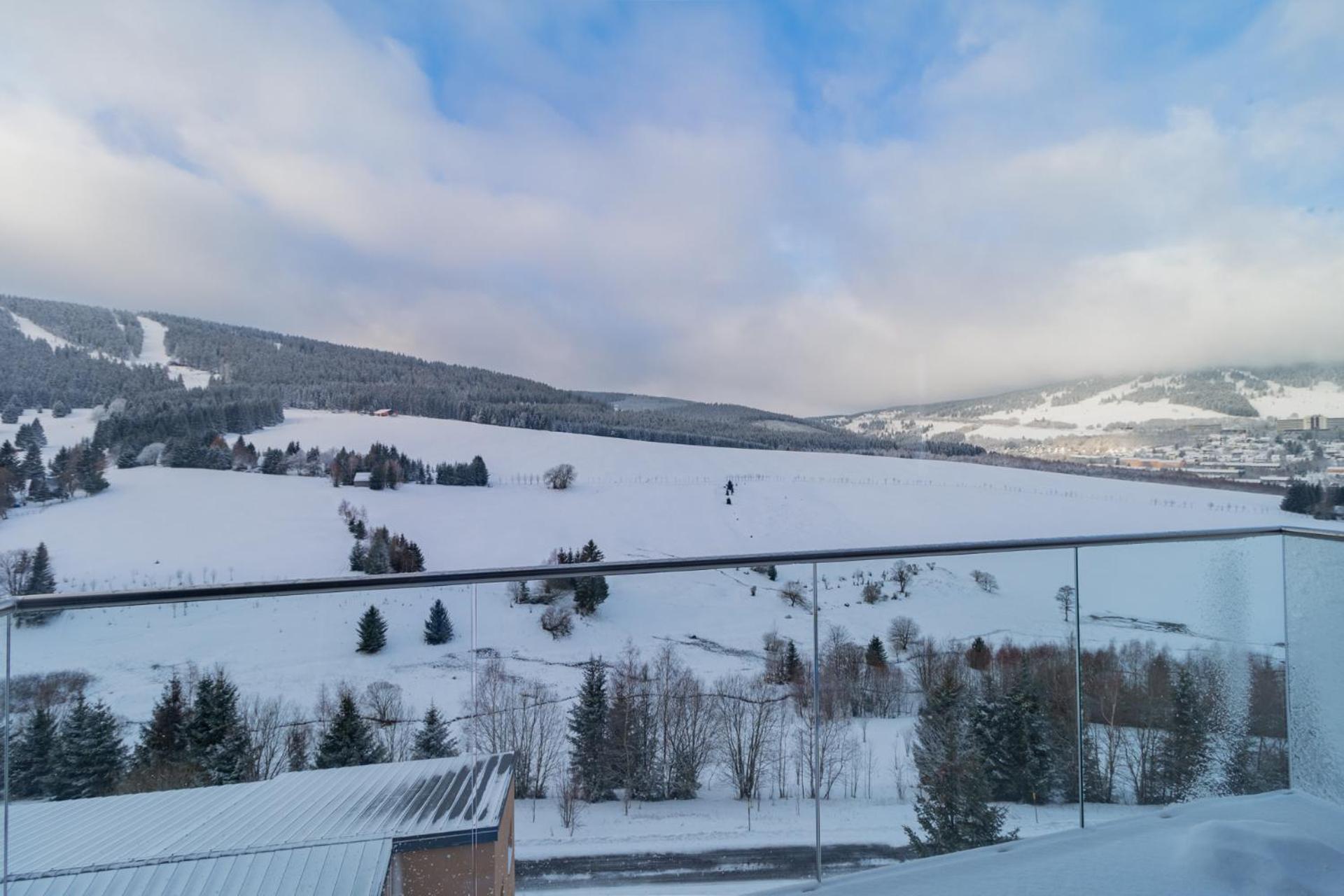 Apartmany Vista Klinovec Loučná pod Klínovcem المظهر الخارجي الصورة