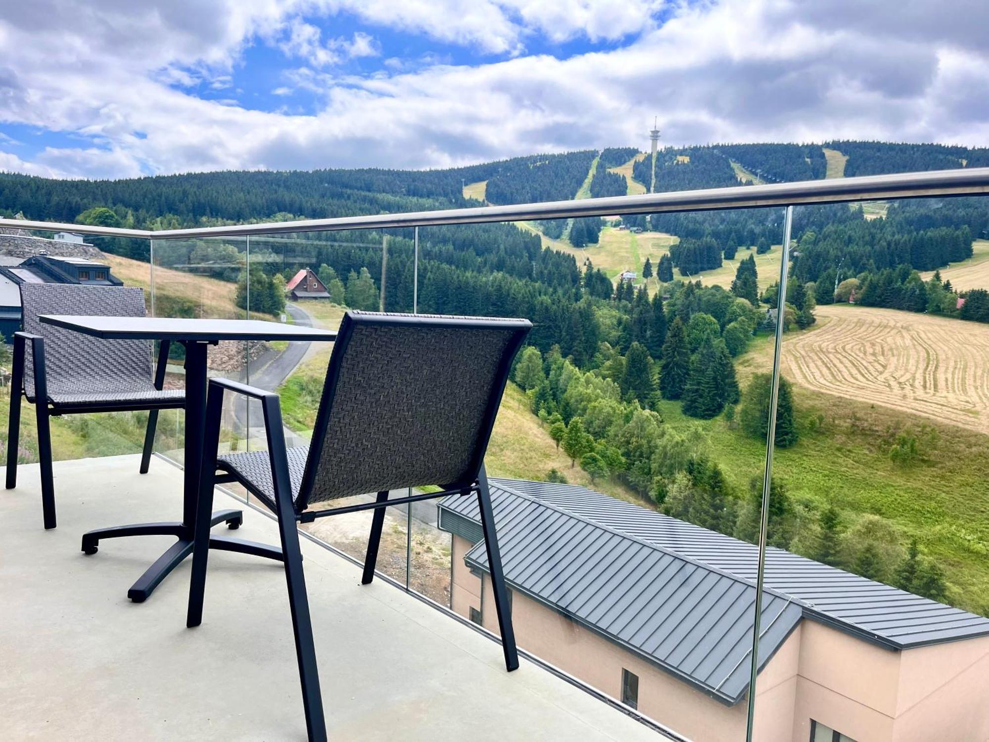 Apartmany Vista Klinovec Loučná pod Klínovcem المظهر الخارجي الصورة