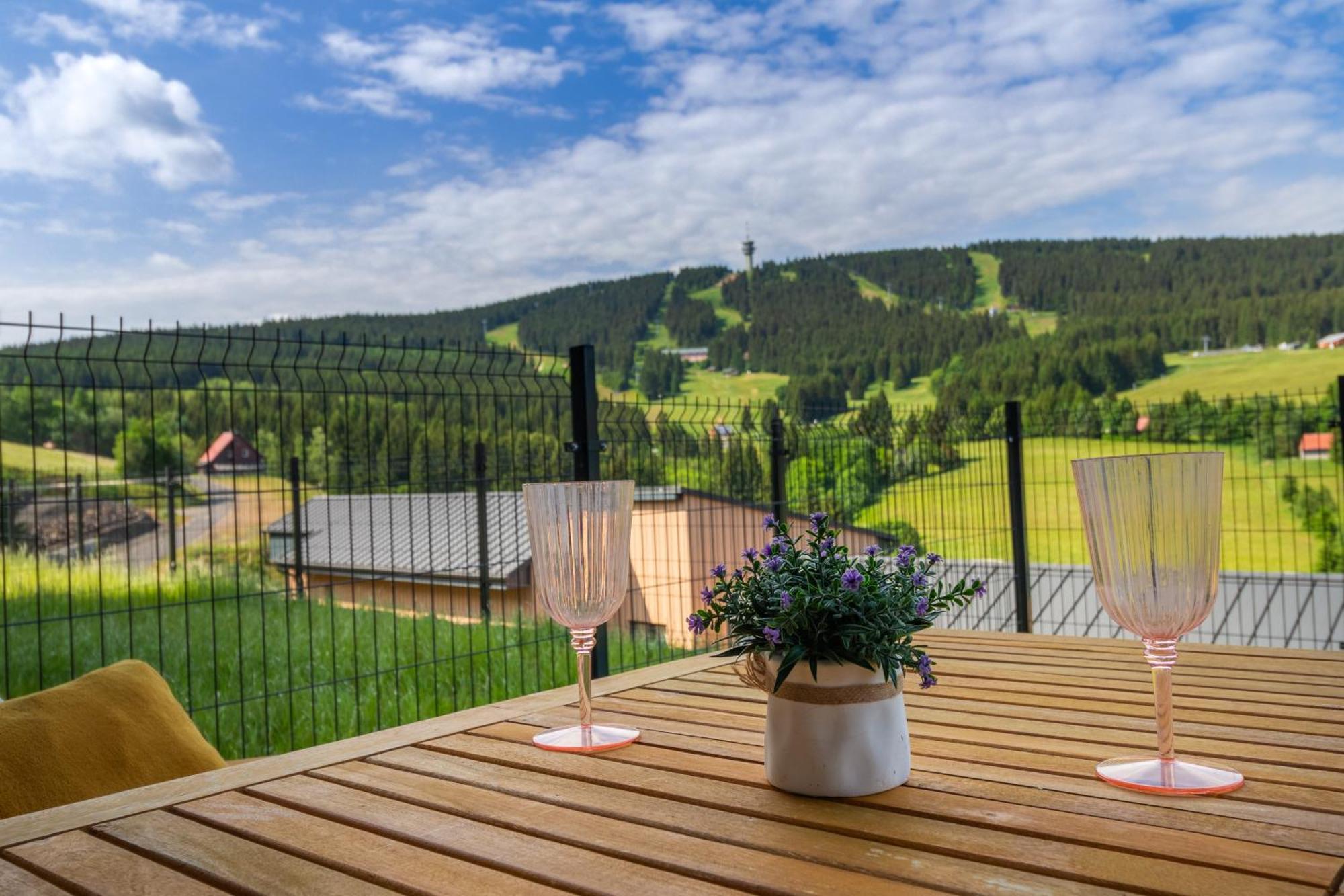 Apartmany Vista Klinovec Loučná pod Klínovcem المظهر الخارجي الصورة